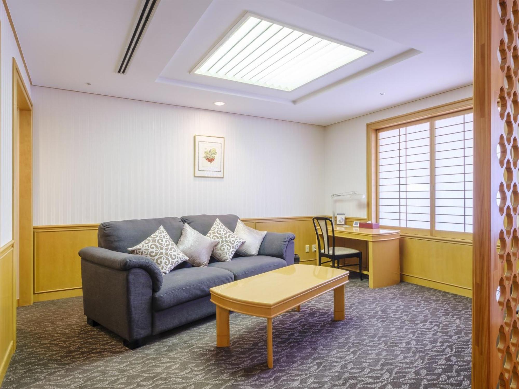 Rihga Hotel Zest Takamatsu Buitenkant foto