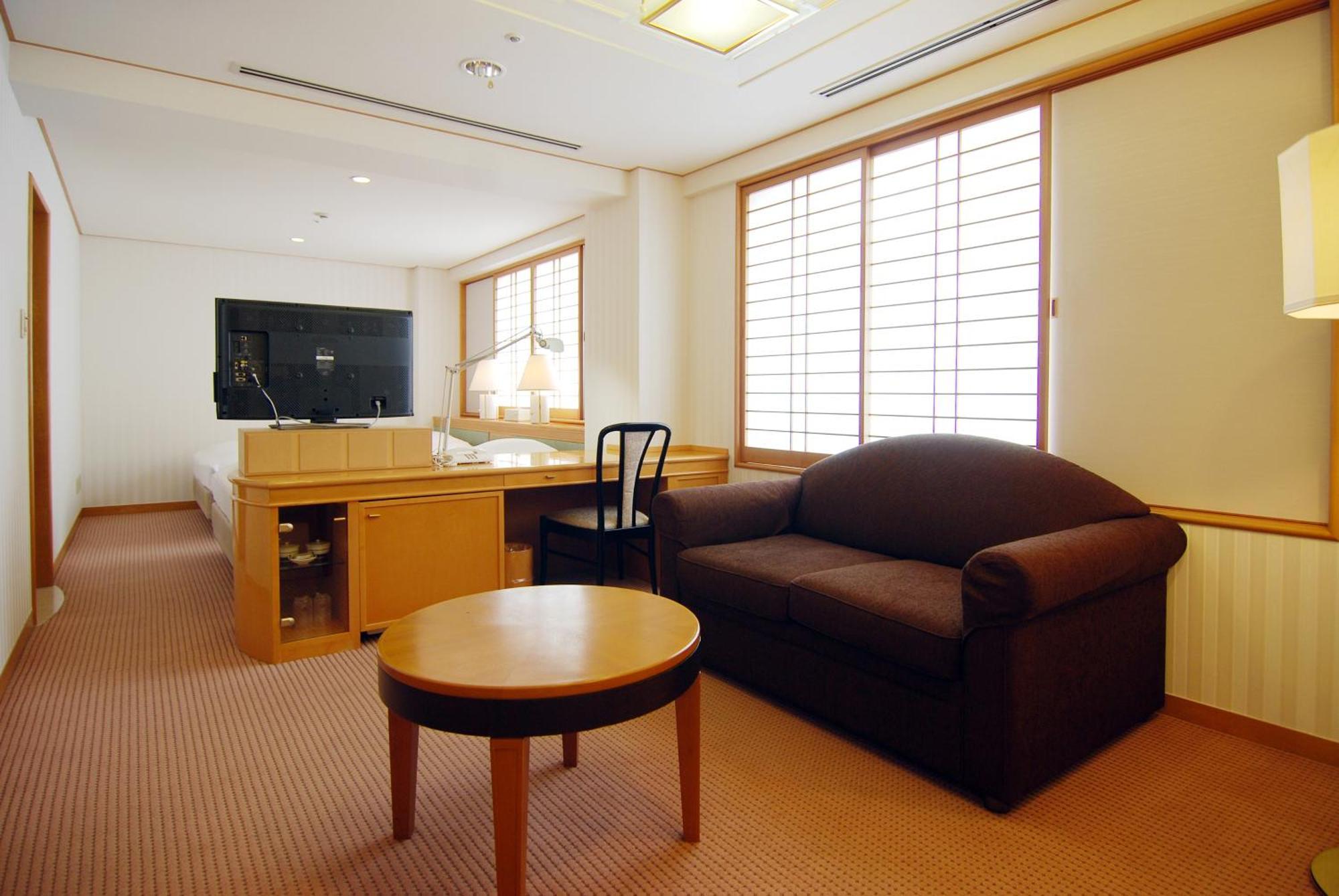 Rihga Hotel Zest Takamatsu Buitenkant foto