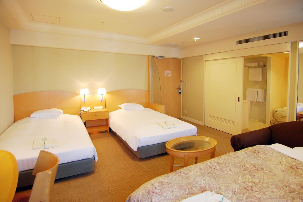 Rihga Hotel Zest Takamatsu Buitenkant foto